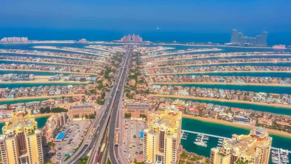 Dubai real estate sector recorded $3.9bn of transactions last week, including two Palm Jumeirah apartments sold for over $20m each